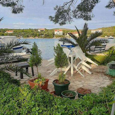 Holiday Home Artina 2 Lovište Buitenkant foto