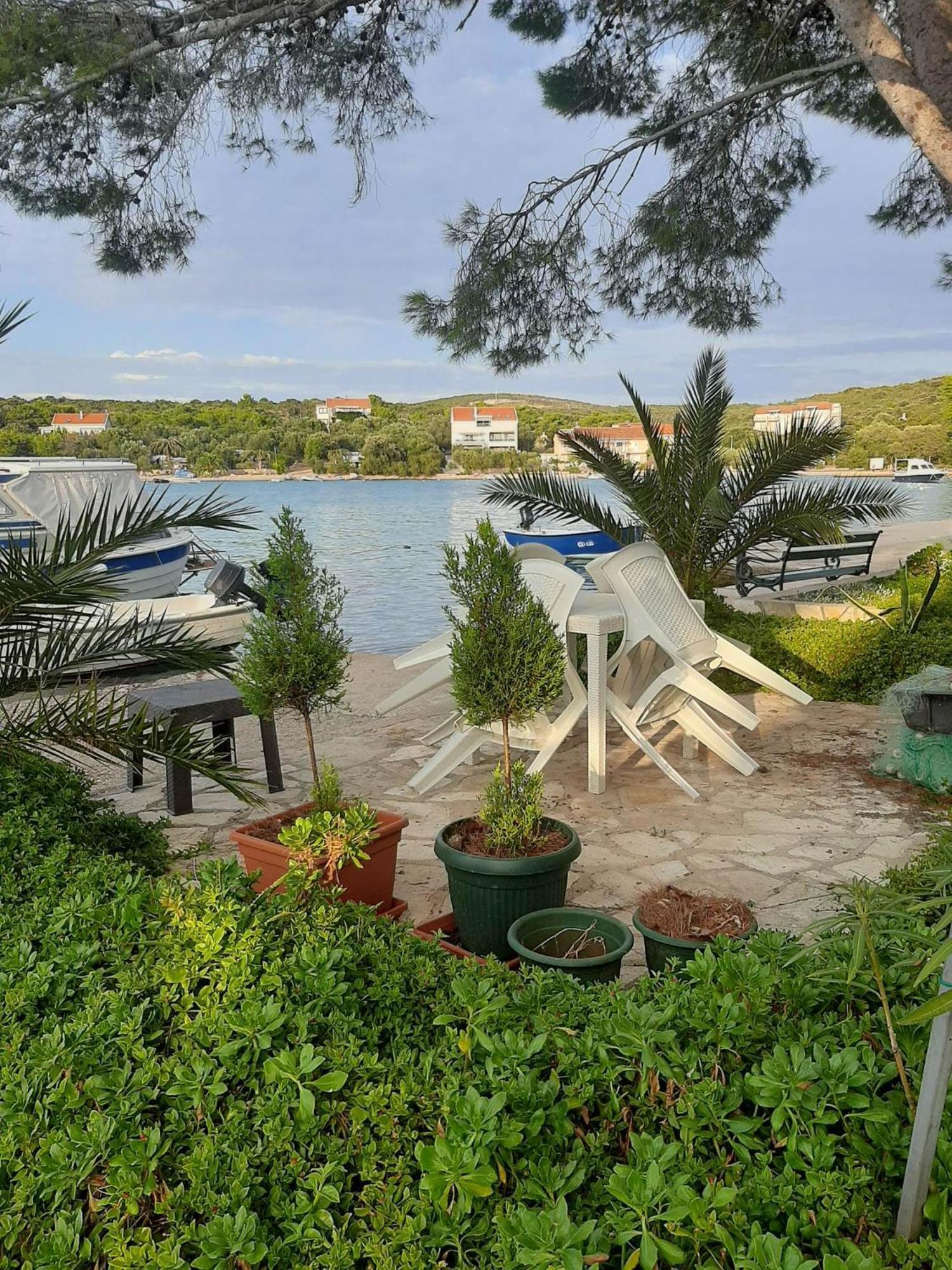 Holiday Home Artina 2 Lovište Buitenkant foto